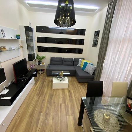 Cozy Apartment In Downtown Sofia - Tsar Samuil Street Bagian luar foto