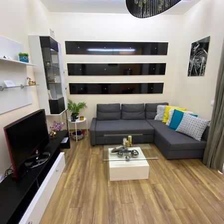 Cozy Apartment In Downtown Sofia - Tsar Samuil Street Bagian luar foto