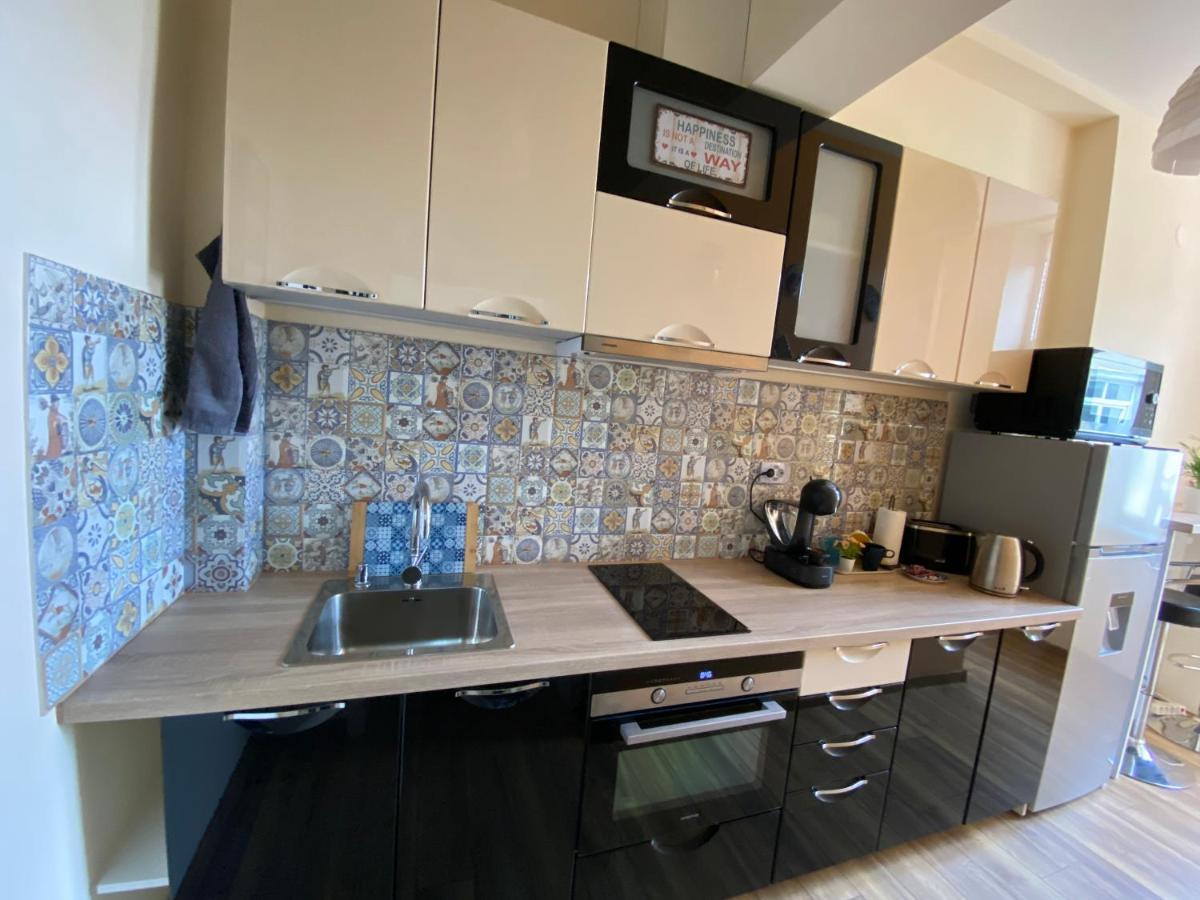 Cozy Apartment In Downtown Sofia - Tsar Samuil Street Bagian luar foto