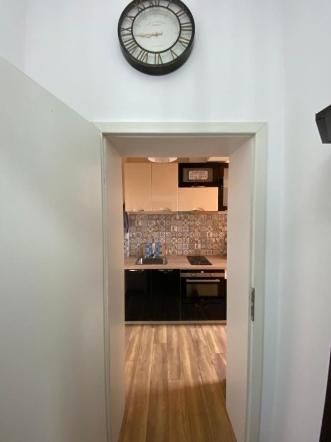 Cozy Apartment In Downtown Sofia - Tsar Samuil Street Bagian luar foto