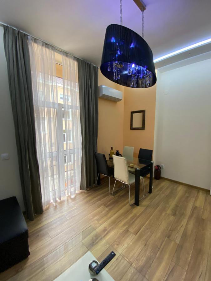Cozy Apartment In Downtown Sofia - Tsar Samuil Street Bagian luar foto