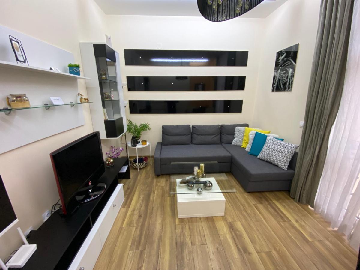 Cozy Apartment In Downtown Sofia - Tsar Samuil Street Bagian luar foto