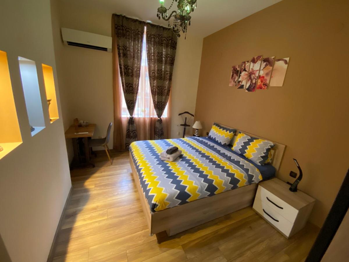 Cozy Apartment In Downtown Sofia - Tsar Samuil Street Bagian luar foto