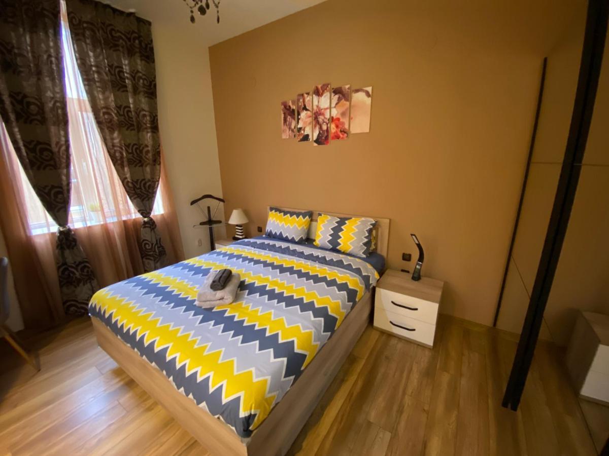 Cozy Apartment In Downtown Sofia - Tsar Samuil Street Bagian luar foto